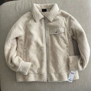 Sherpa jacket nwt warm !